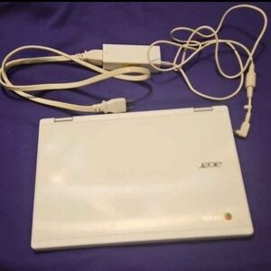 2017 Acer White Chromebook Laptop with Charger